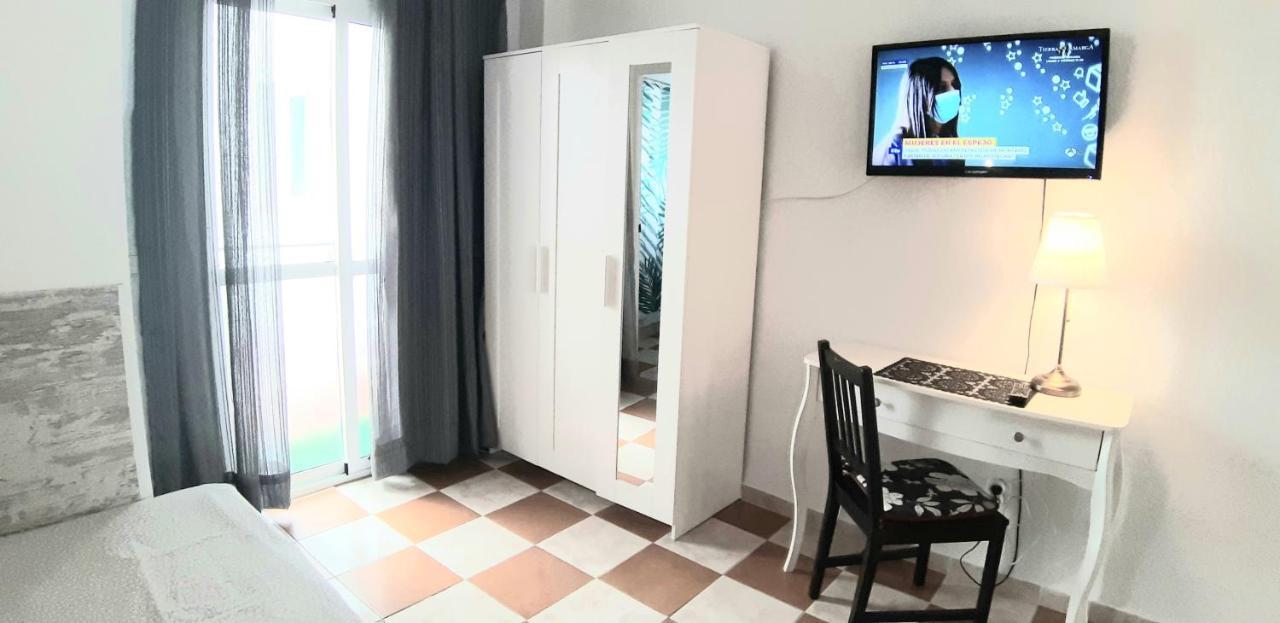 Hostal Nevada Hostel Fuengirola Εξωτερικό φωτογραφία