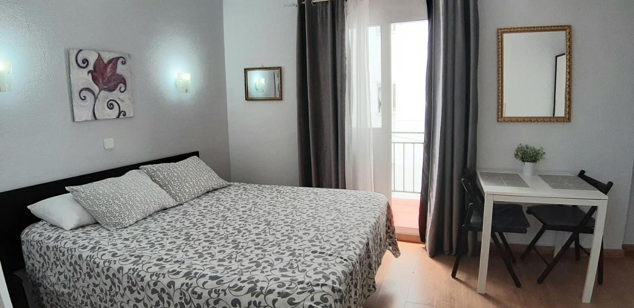 Hostal Nevada Hostel Fuengirola Εξωτερικό φωτογραφία