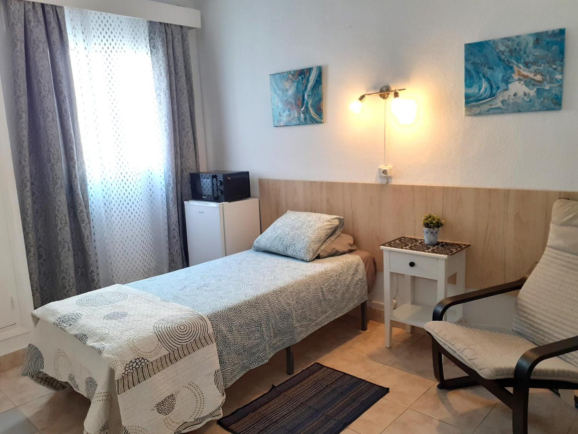 Hostal Nevada Hostel Fuengirola Εξωτερικό φωτογραφία